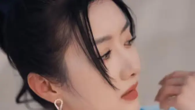 《爱的小确幸》：那些微小而闪光的瞬间，汇聚成爱的永恒！